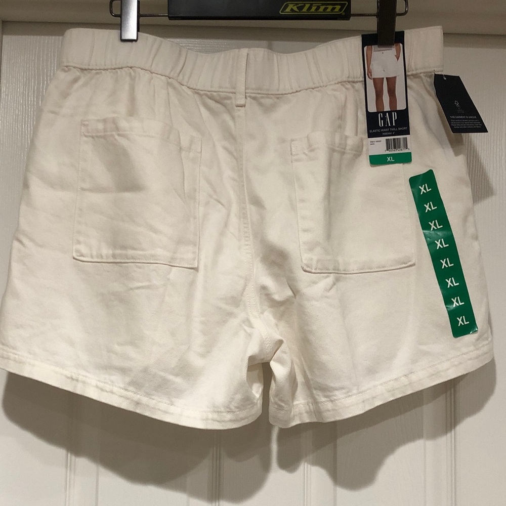 Women's White Elastic Waist Shorts - Picture 8 of 12